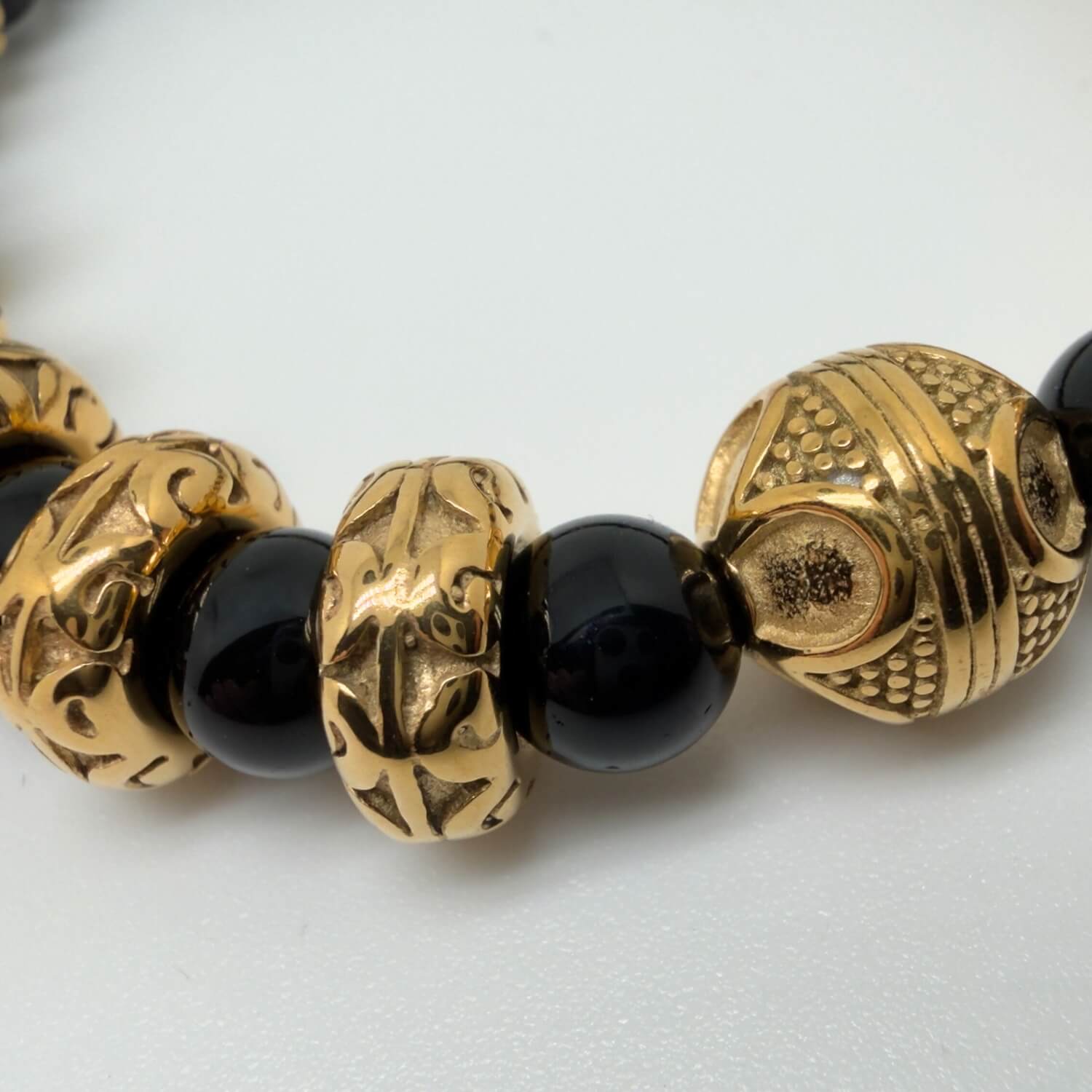 Cylinder Thread Bracelet – Gold