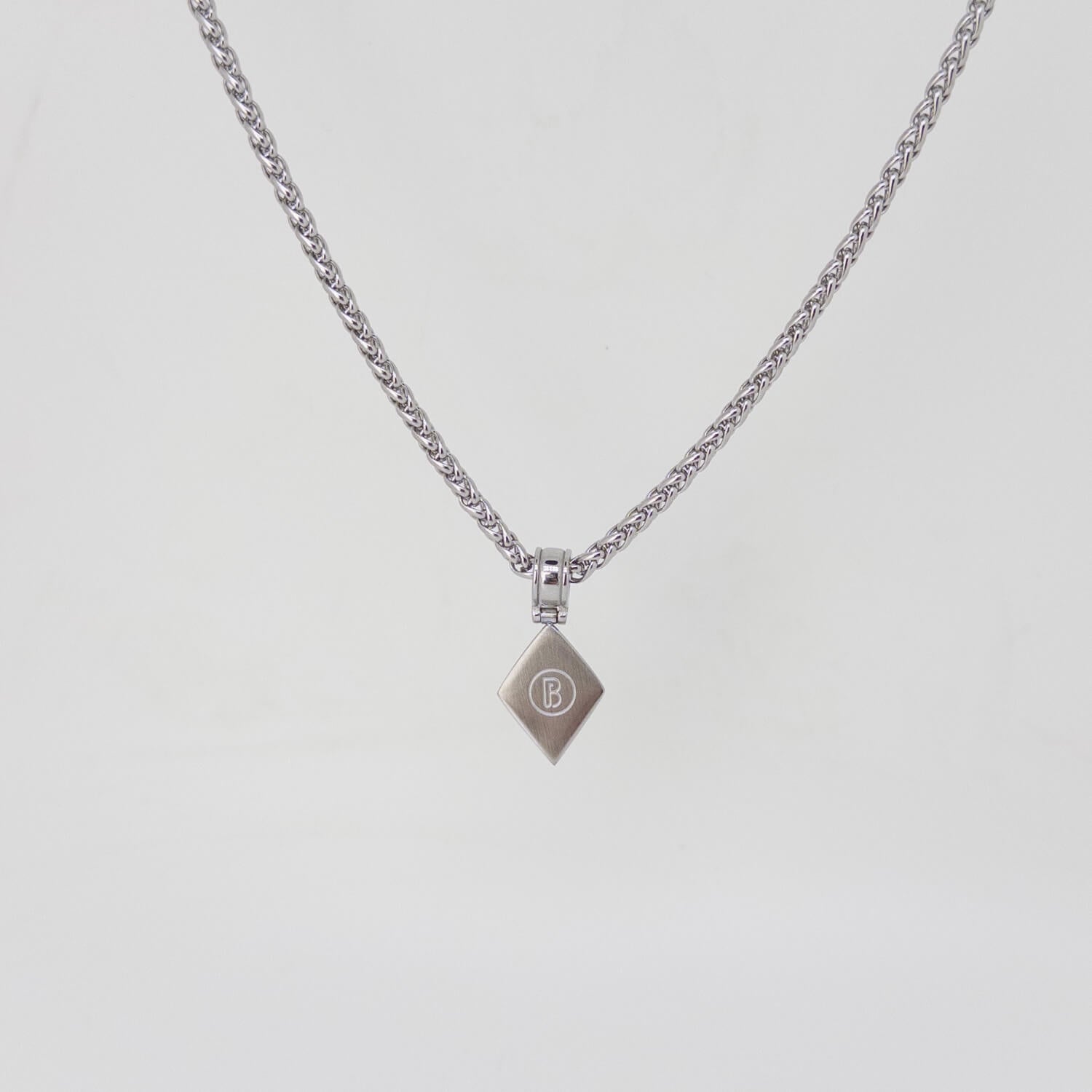Diamond Shape Onyx Necklace – Silver