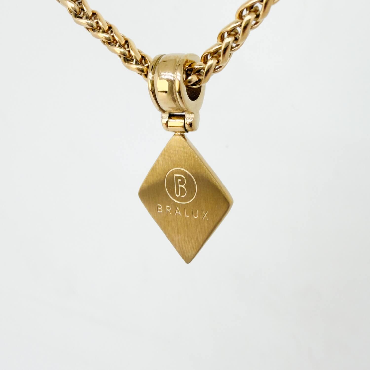 Diamond Shape Onyx Necklace – Gold