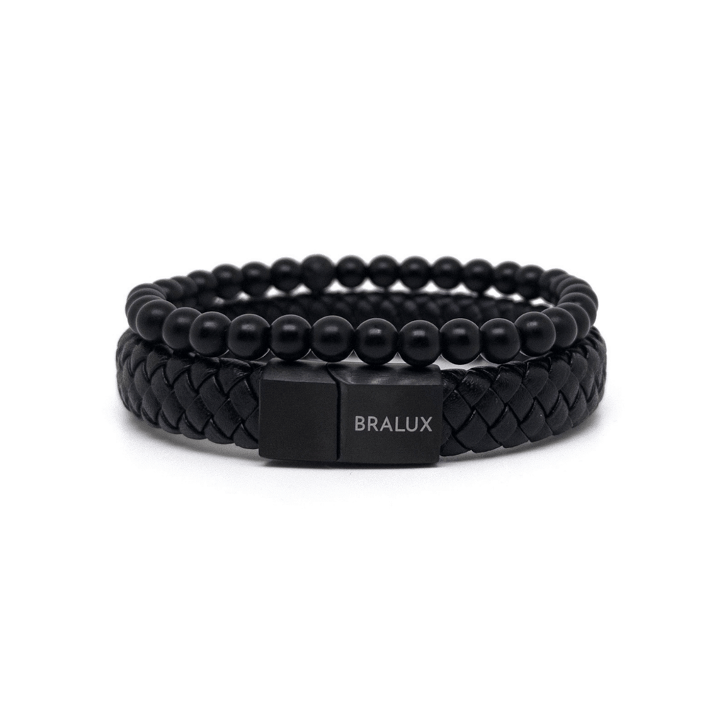 كومة الجلود السوداء الكاملة