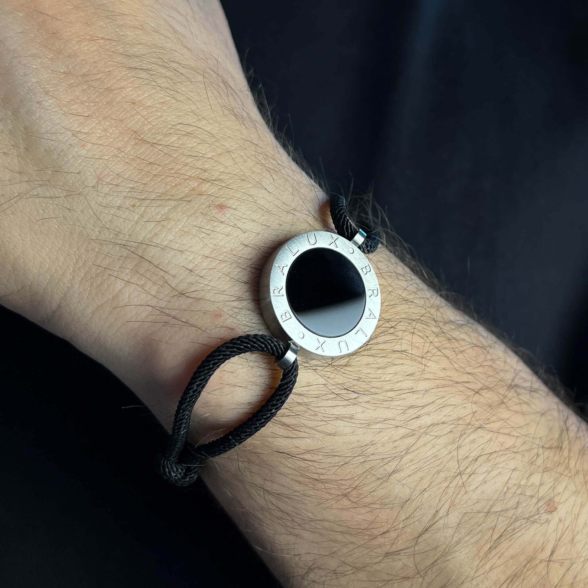 Circle Onyx Bracelet – Silver