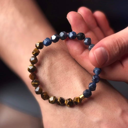 Bracelet œil de tigre brun et sodalite – Or