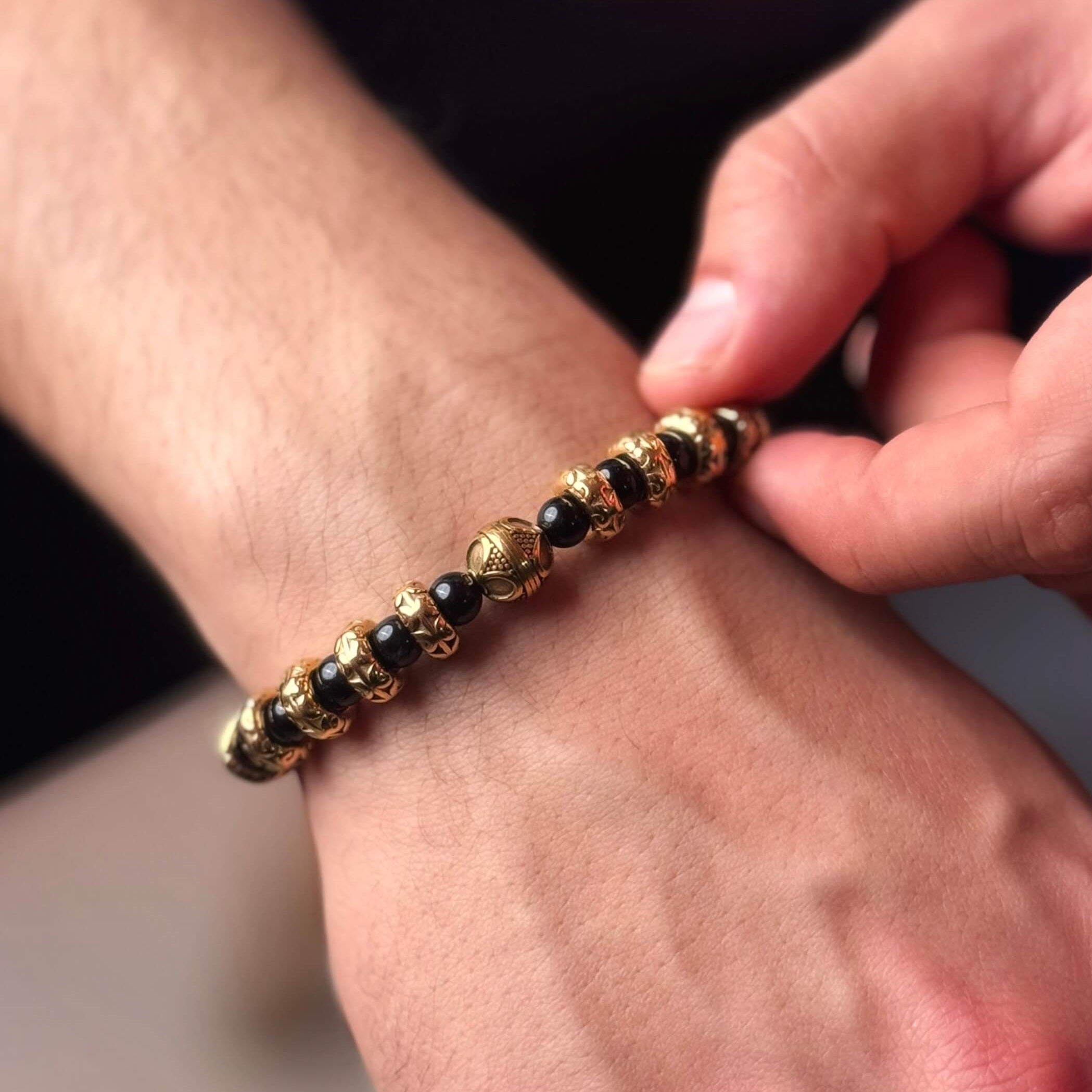 Cylinder Thread Bracelet – Gold