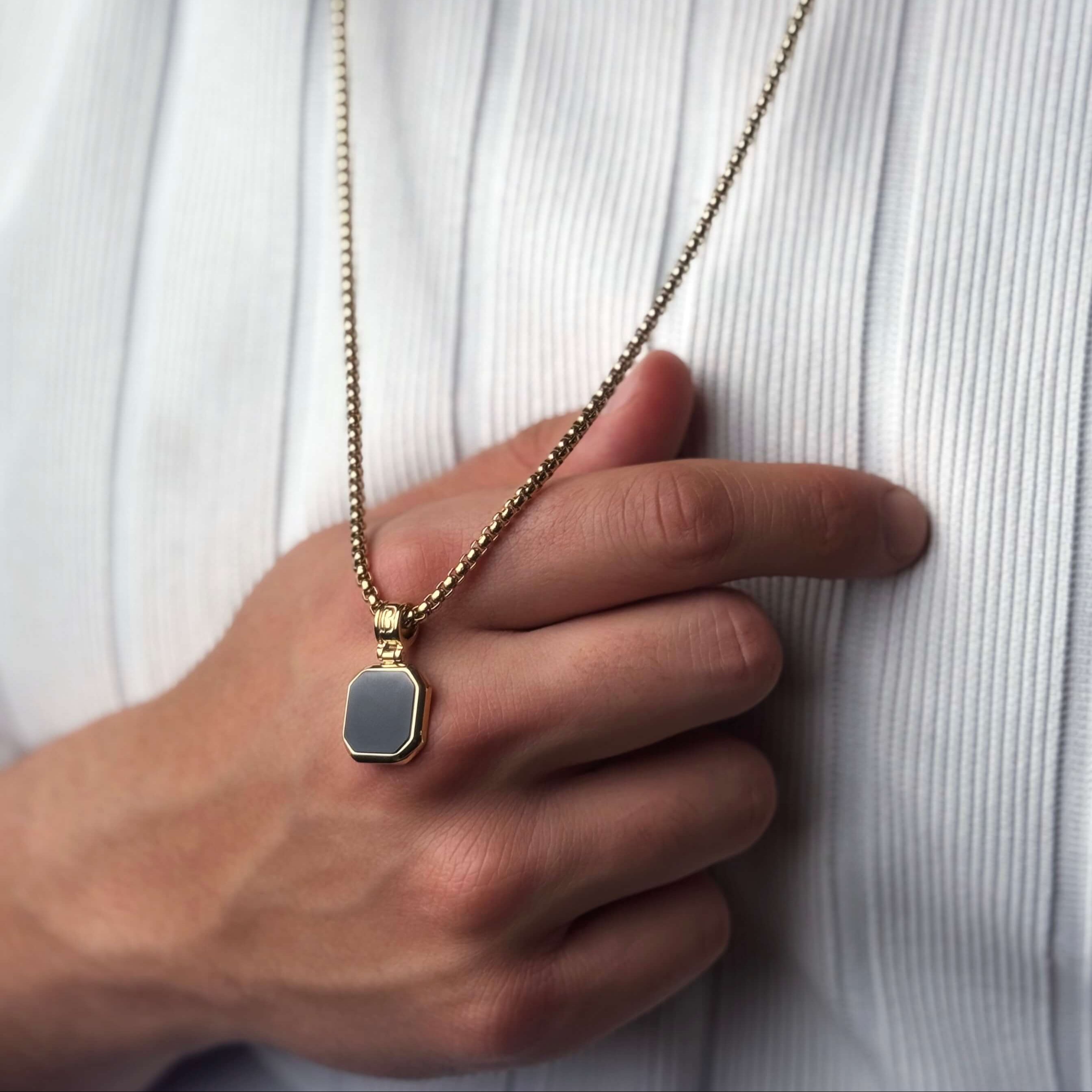 Onyx Square Necklace - Gold