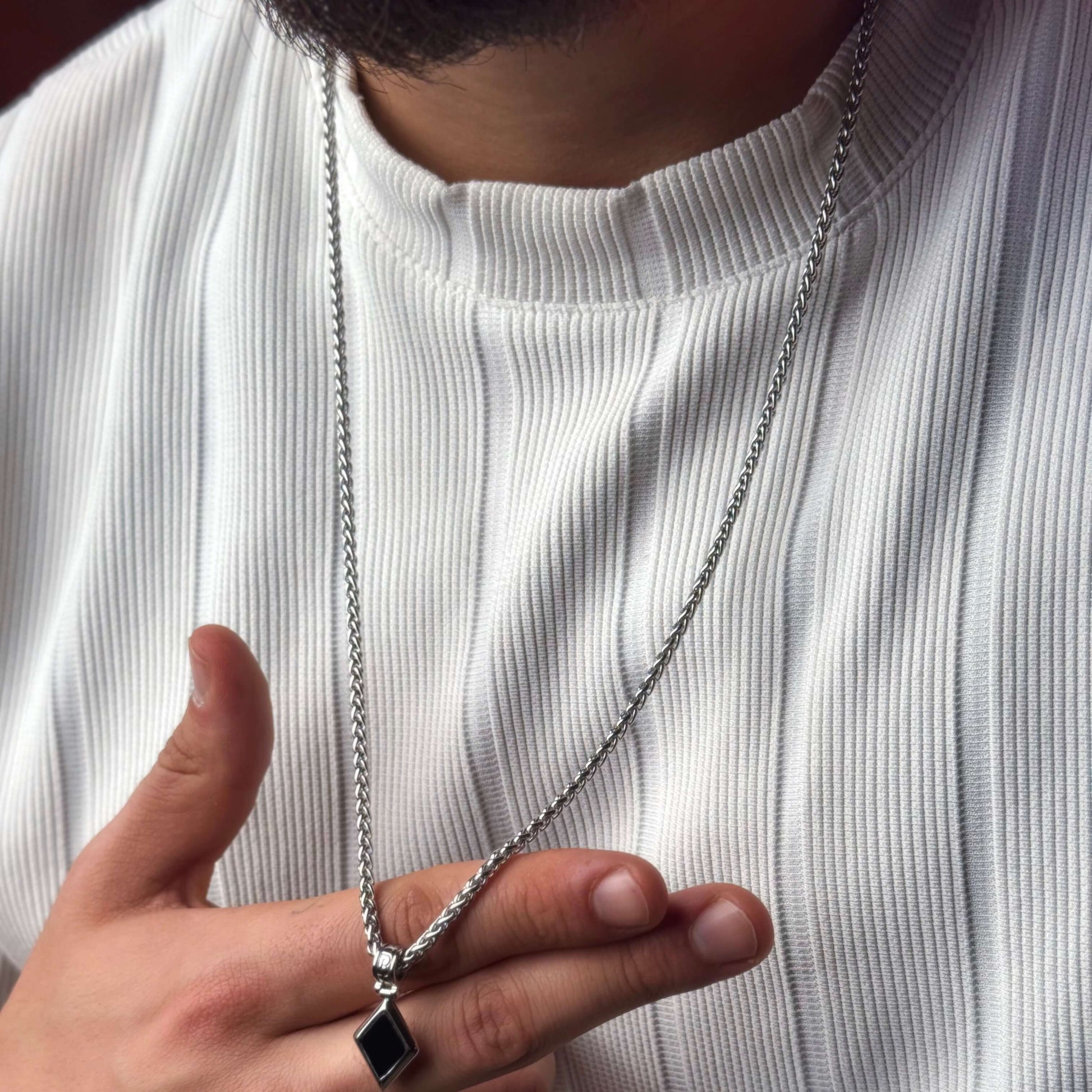 Diamond Shape Onyx Necklace – Silver