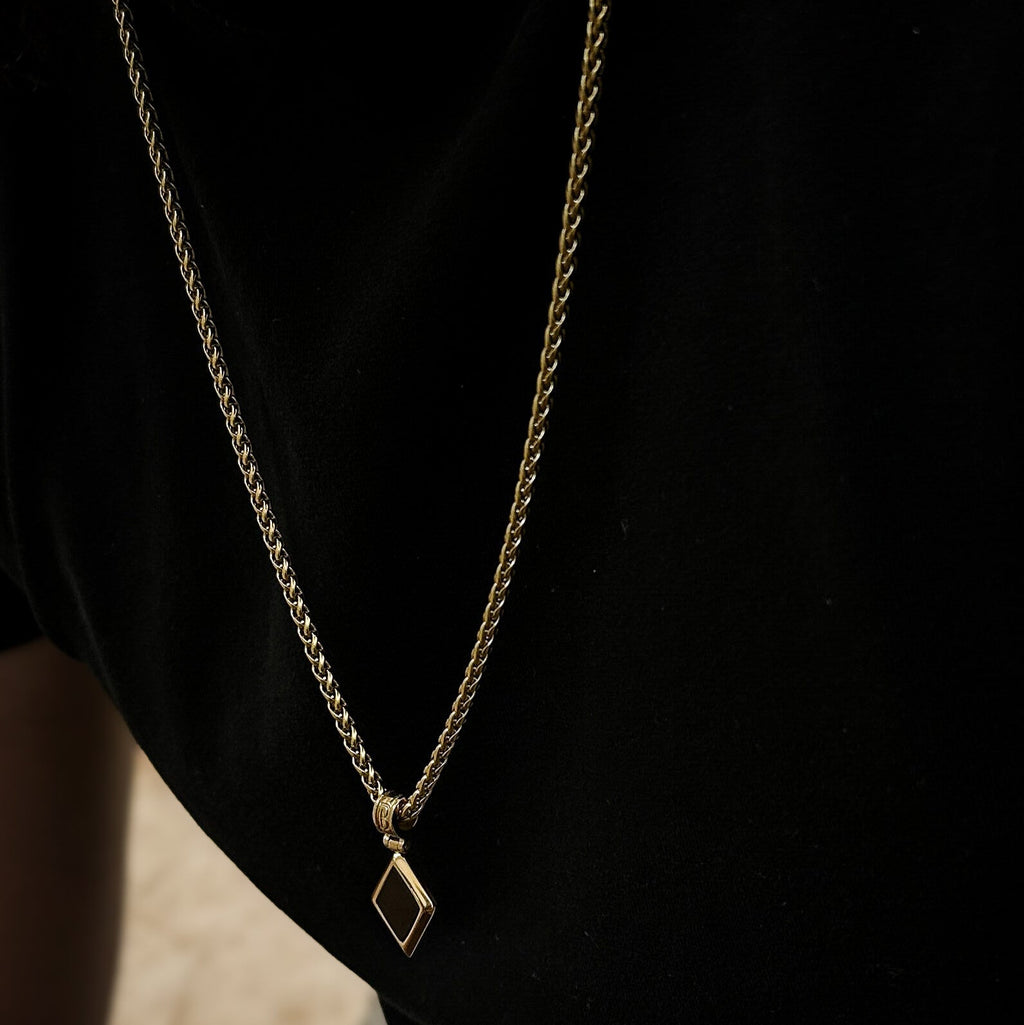 Diamond Shape Onyx Necklace – Gold