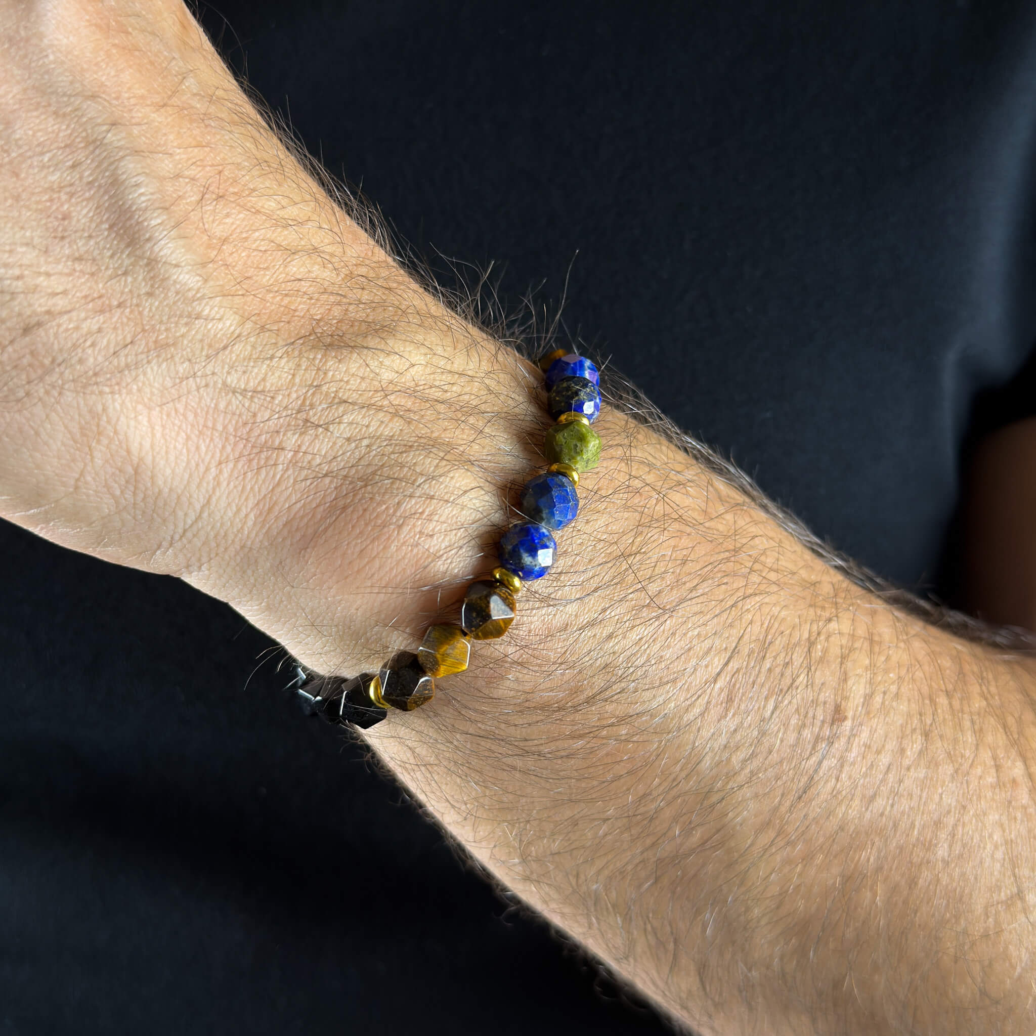 Faceted Stones Bracelet – Gold Secondary image