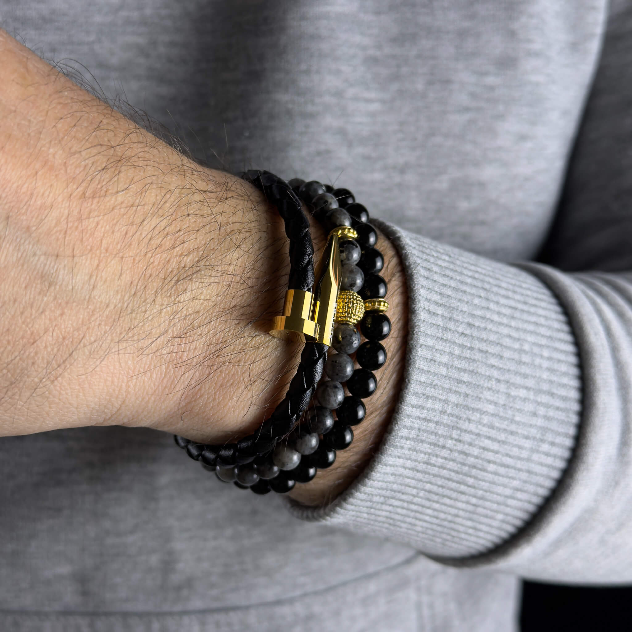 مجموعة الأظافر المطلية بالذهب والسج Secondary image