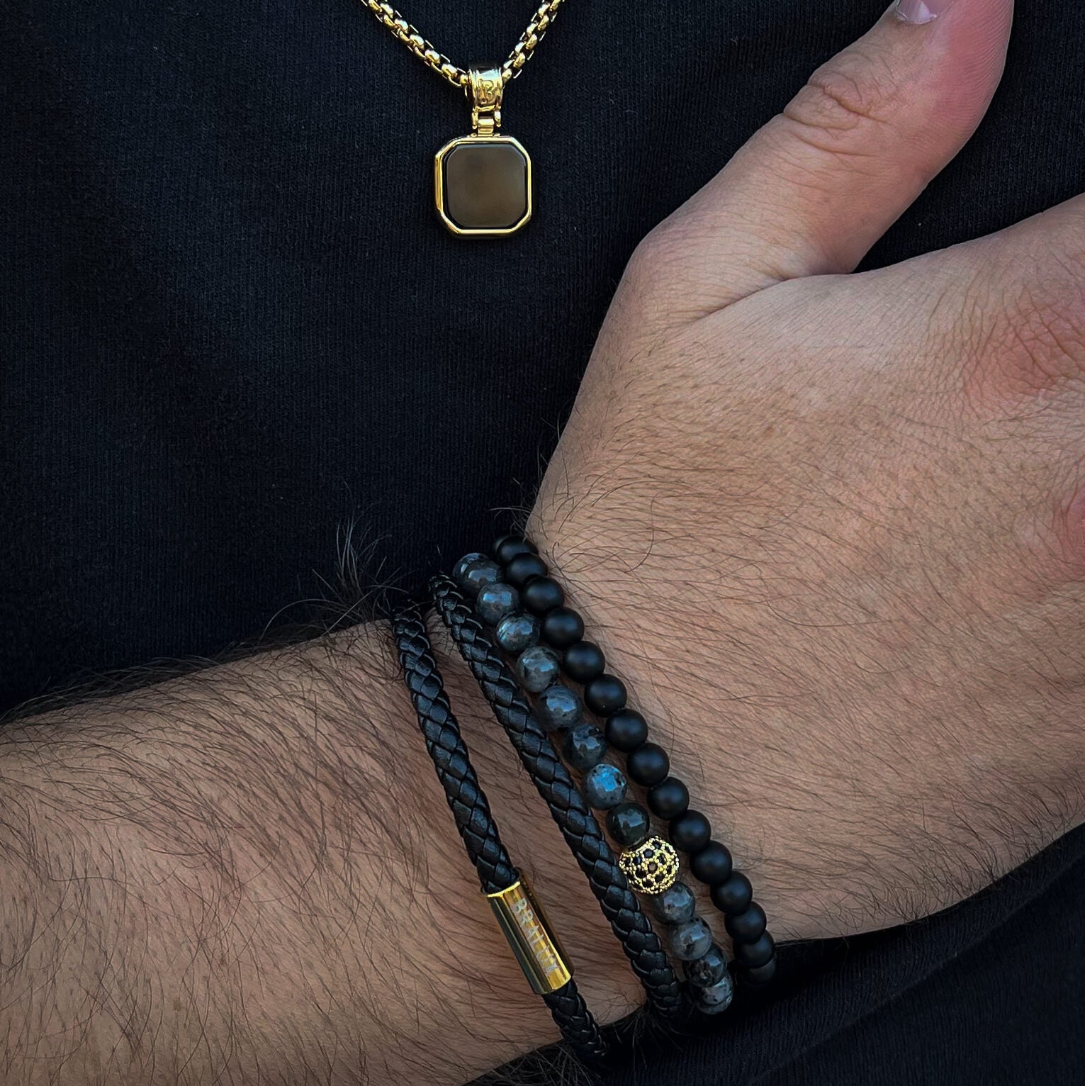 Onyx Square Necklace - Gold