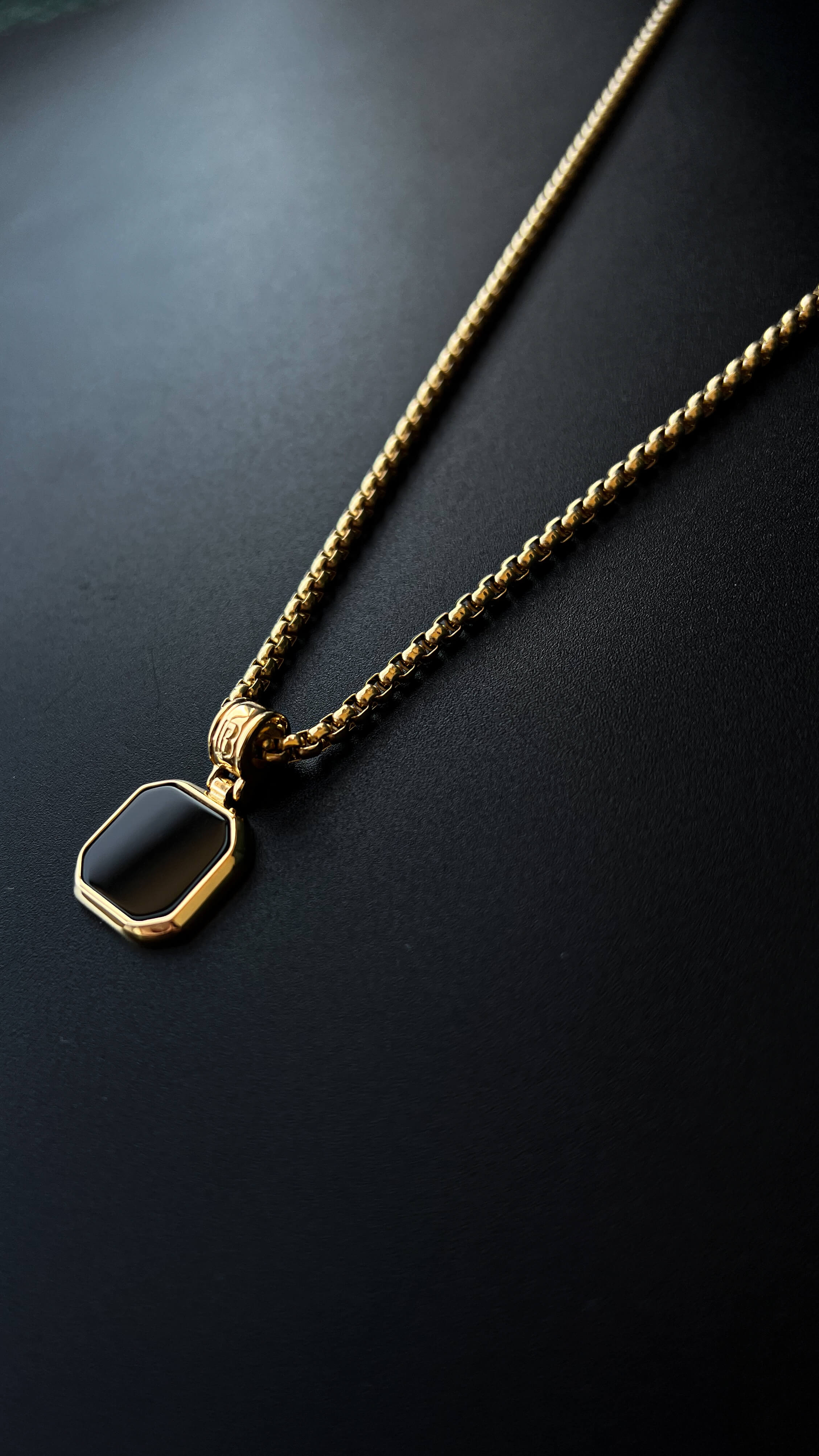 Onyx necklace deals gold